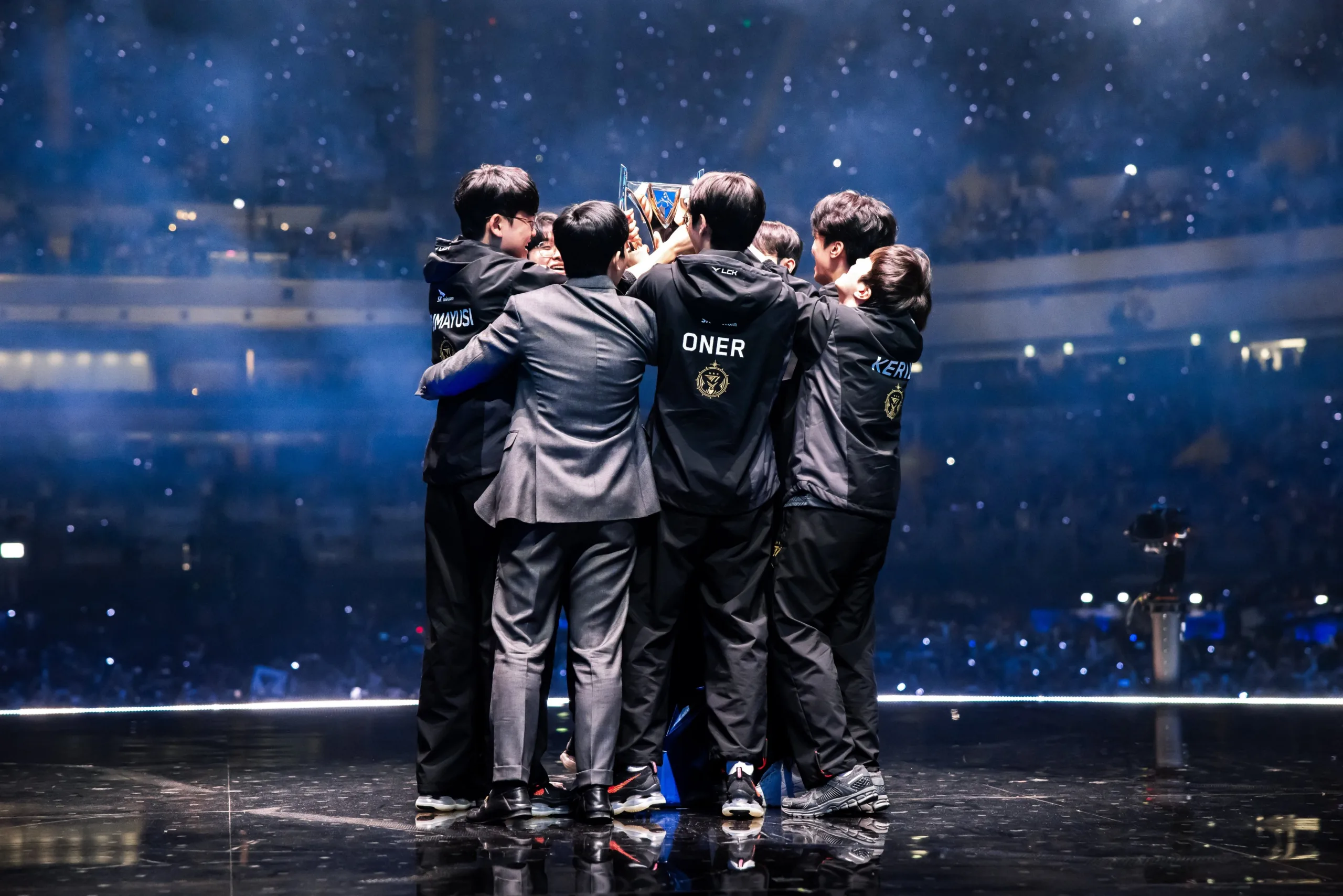 south korean president congratulates t1 on LoL Worlds victory